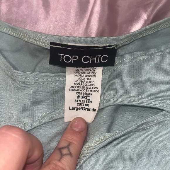 Off the shoulder green top - Picture 2 of 2